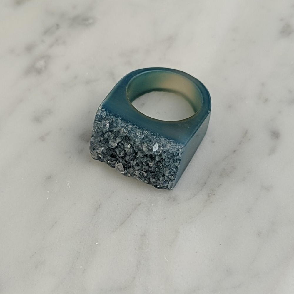 🌟5/$25! Blue Rock/Crystal Chunky Ring - Picture 2 of 5